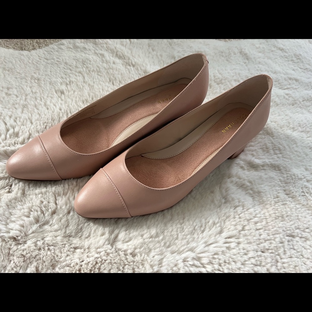 NWOT Cole Haan super comfortable heel size 7
